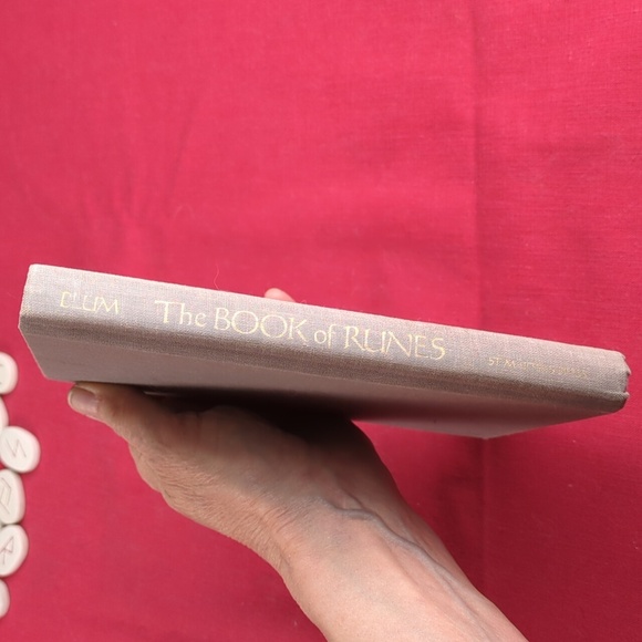 The Book Of Runes Set With Rune Stones - Picture 11 of 16